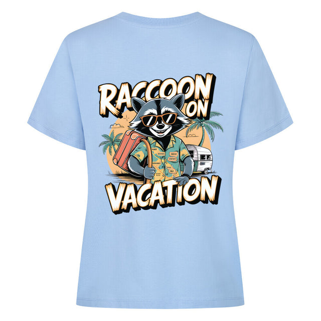 Raccoon on Vacation Damen T-Shirt- Humorvolles Urlaubsdesign | TeeTreeTrendz