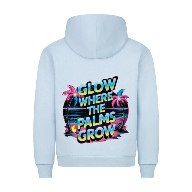 Tropischer Premium Hoodie „Glow Where the Palms Grow“ von TeeTreeTrendz mit Retro-Schriftzug und Palmen-Design in hochwertiger Qualität