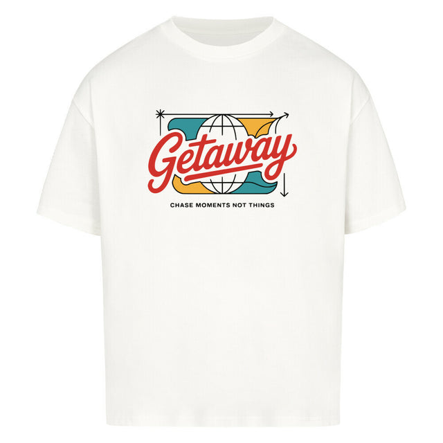 Getaway Oversized T-Shirt mit Globus-Print und dem Motto „Chase Moments Not Things“ – extra weich, nachhaltig & ideal für Reise, Alltag und Freizeit