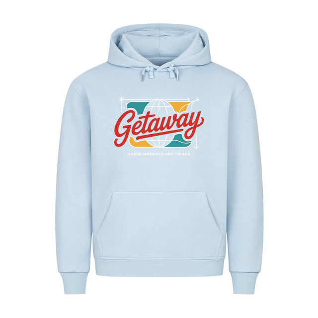 Getaway Premium Hoodie mit buntem Globus-Print und dem Motto „Chase Moments Not Things“ – gemütlich, nachhaltig & ideal für Reisen und Alltag | TeeTreeTrendz