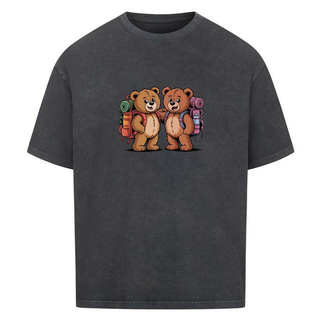 Oversized „TeddyTravel“ T-Shirt von TeeTreeTrendz mit abenteuerlichem Teddybären-Design und 100% weicher Baumwolle