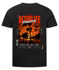 Schwarzes Unisex T-Shirt mit großem orange-weißem AFTERLIFE PARADISE Backprint, Palmen-Sonnenuntergang und Streetwear-Design an einem Zaun.