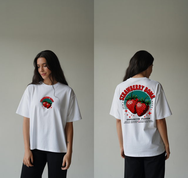 Oversized T-Shirt Strawberry Bomb